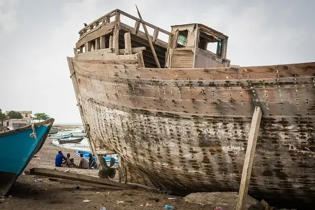 The fishing village of Tadjoura, a hub for Ethiopian migrants crossing to wartorn Yemen, and for Yemeni refugees fleeing in the other direction. Image by Charlie Rosser. Djibouti, 2018.