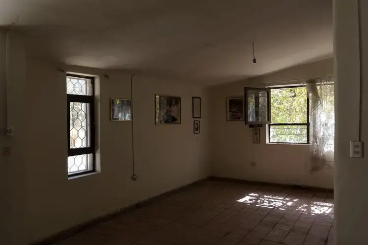Julia García’s house in Cochabamba’s Zona Coña Coña. It remains empty while she is in the United States. Image by Carey Averbook. Bolivia, 2016.