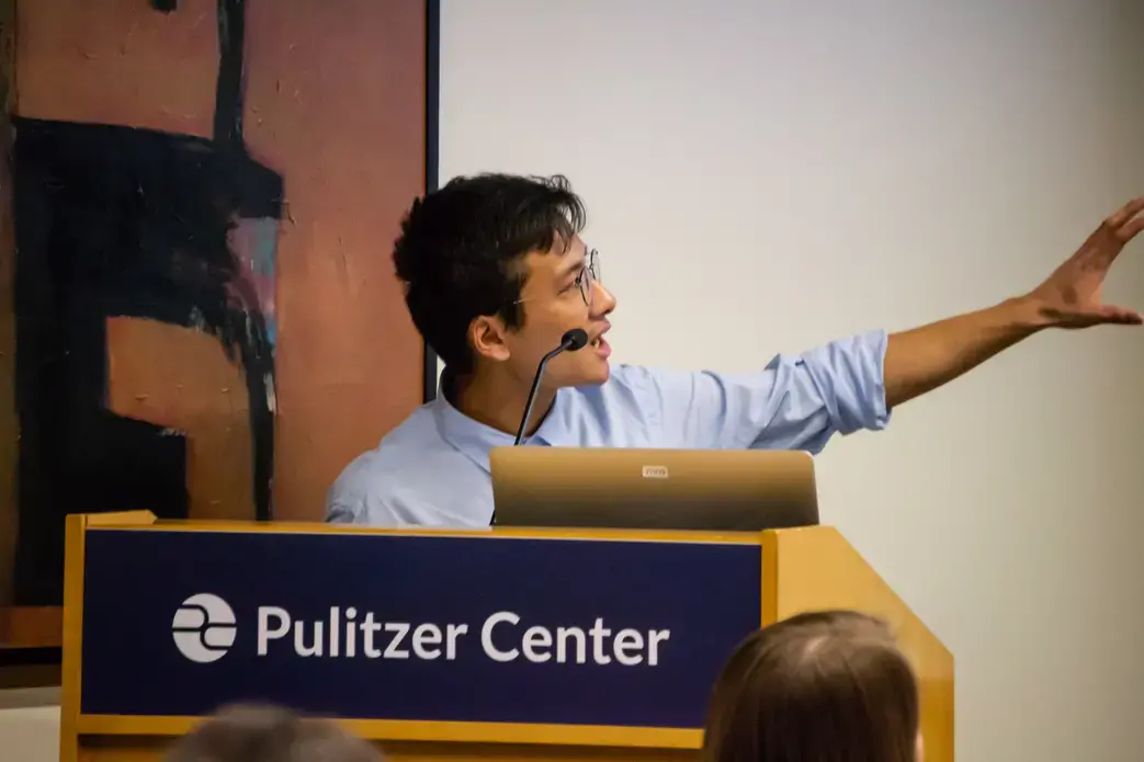 Ursus Gurung (City Colleges of Chicago) gestures to the screen during his presentation of 'Nepali-Americans in the U.S.' on Day One of Washington Weekend. Gurung presented for the 'Cultural Identity' panel. Image by Nora Moraga-Lewy. United States, 2019.