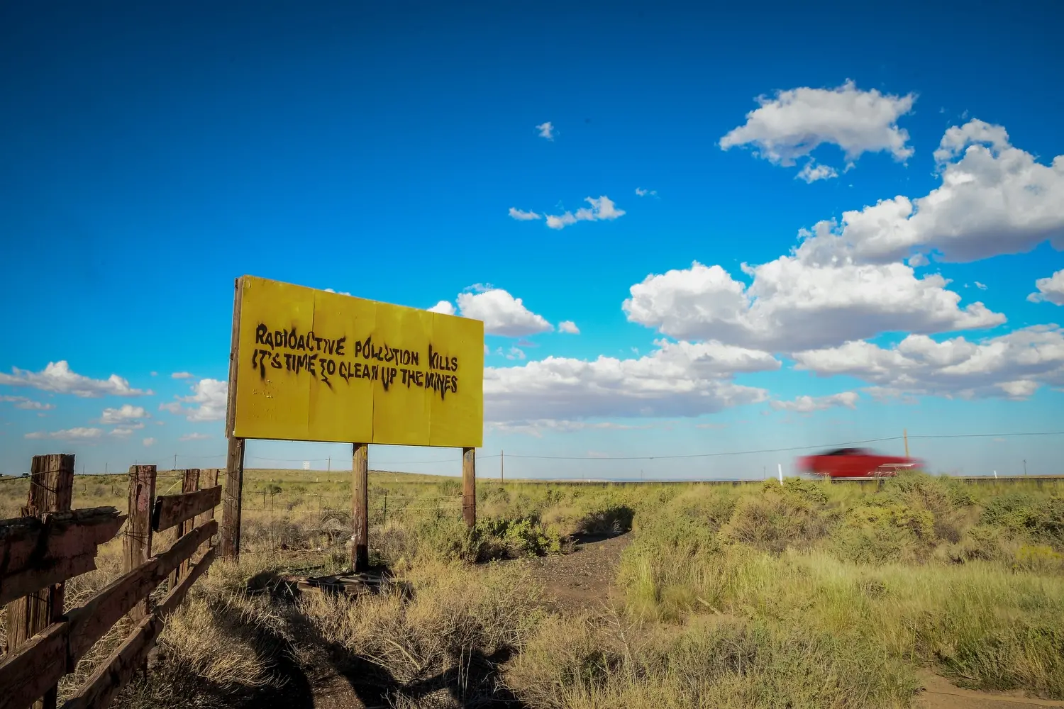 A sign along Highway 89 on the Navajo Nation in Arizona. Image by Mary F. Calvert. United States, 2020.